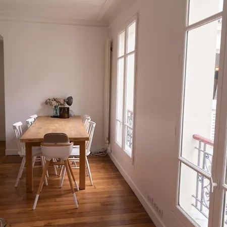 Nice Charming Apt In The 18Th Paris Apartment