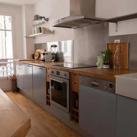 Nice Charming Apt In The 18Th Paris Apartment